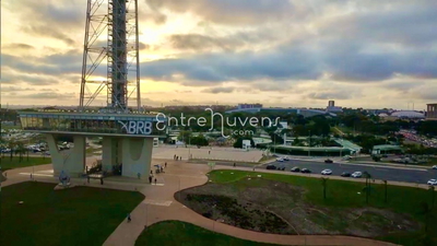 Torre de Rádio de Brasília ao entardecer de Brasília