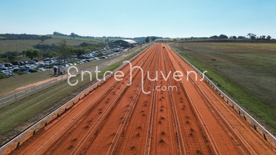Pista de corrida de terra vista aérea