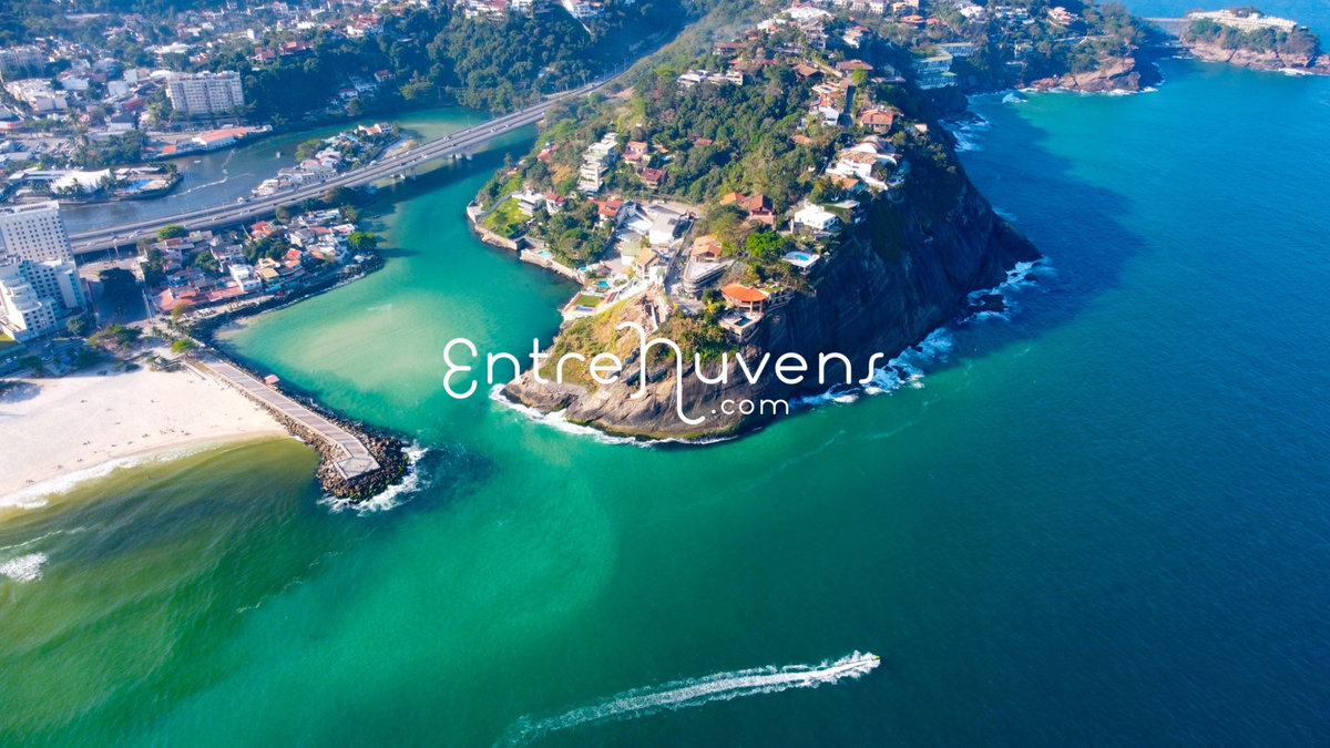 Quebra mar na Barra da Tijuca