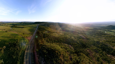 Estrada e serra MT-130