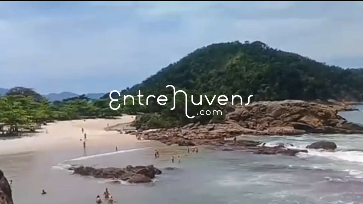 Praia do meio em trindade 