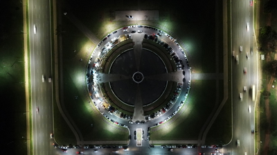 Praça do Cruzeiro noturno zenital