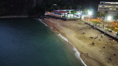 Praia do Vermelho de noite