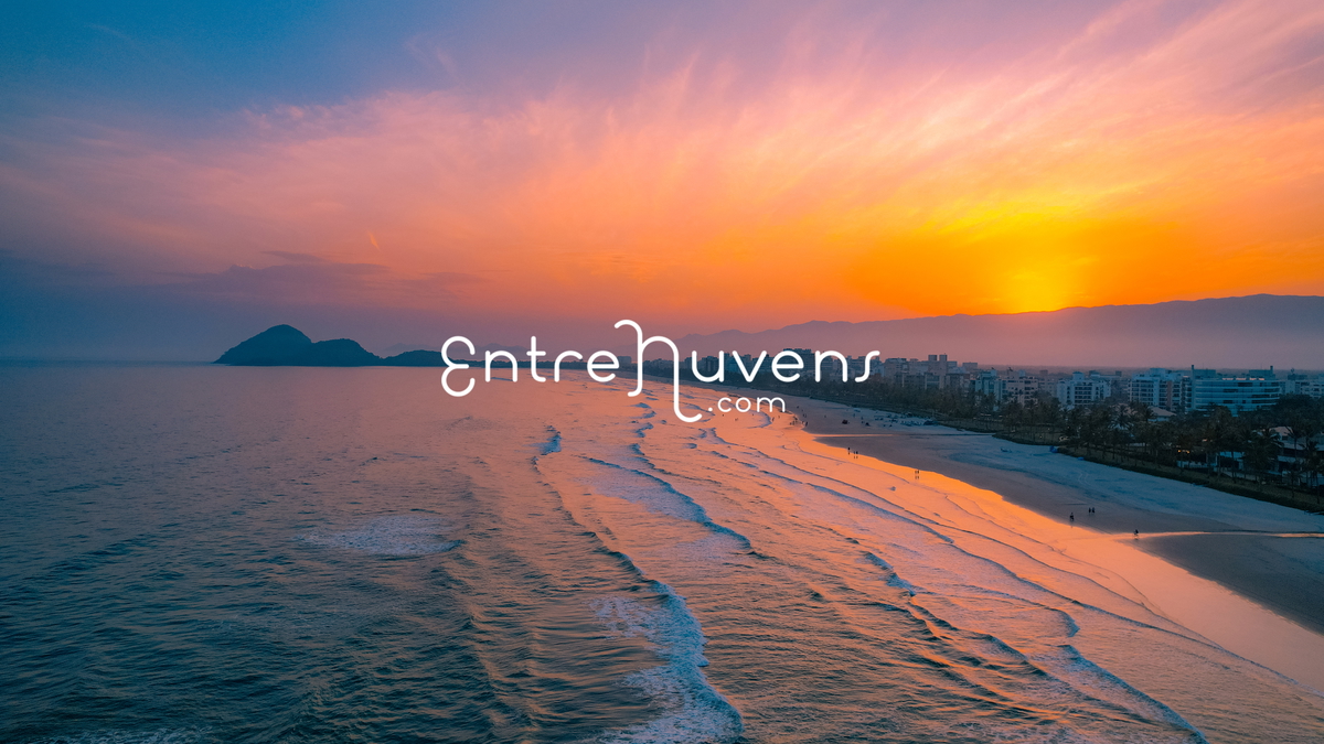 Por do sol bem colorido em Riviera de São Lourenço, Bertioga