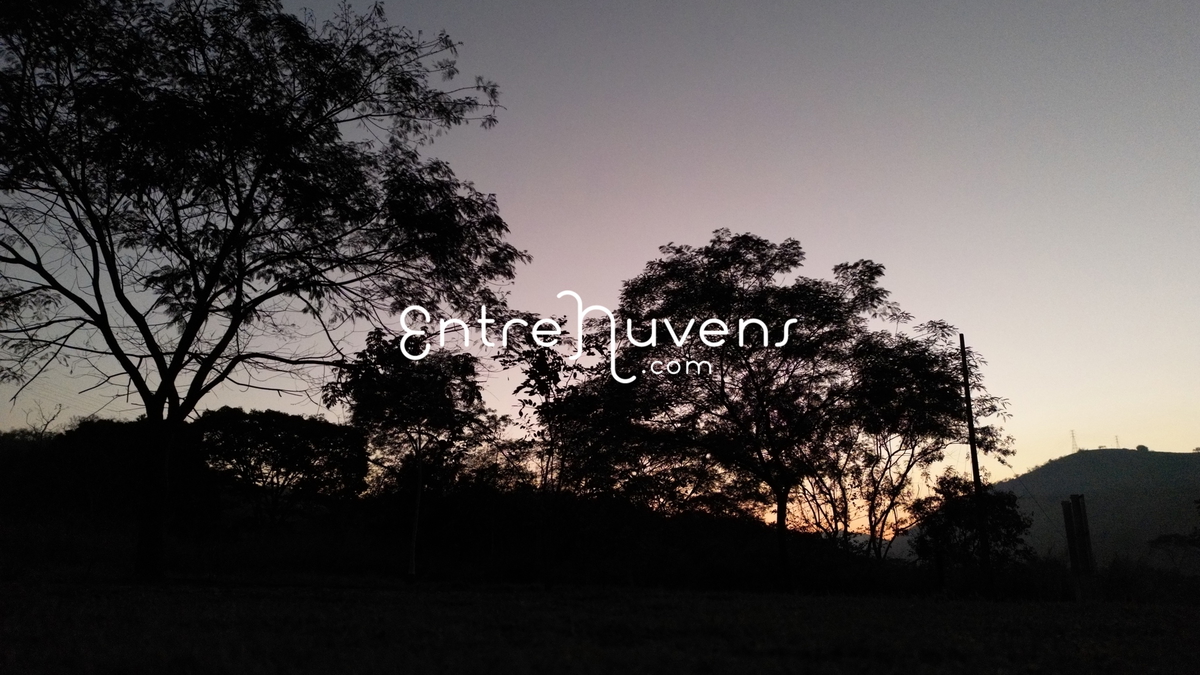 Paisagem ao nascer do sol